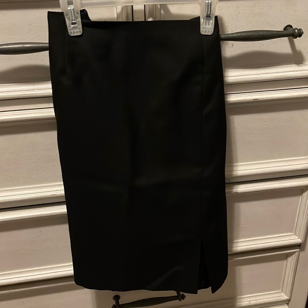 Pencil skirt with front slit